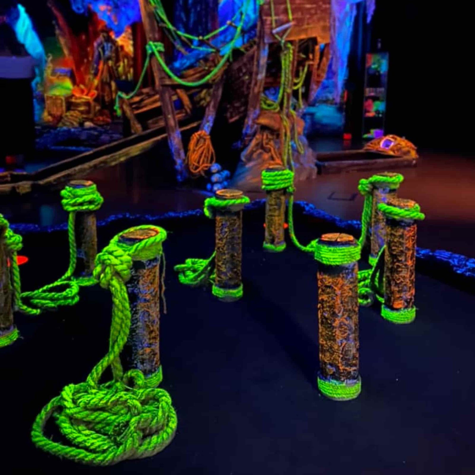 INDOOR Pirate minigolf