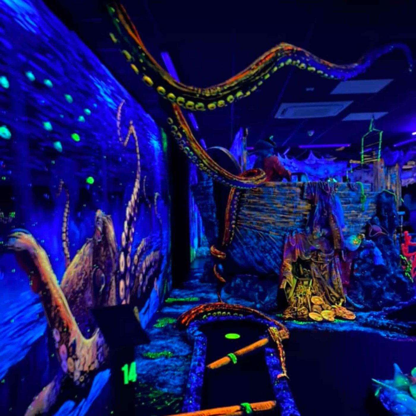 INDOOR Pirate minigolf
